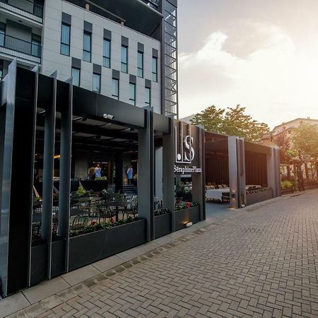 Seraphine Plaza Peje Exterior foto