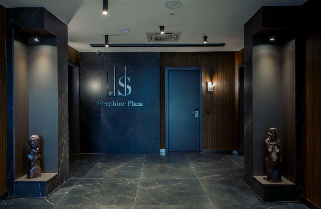 Seraphine Plaza Peje Exterior foto